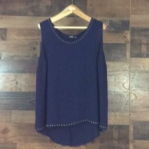 Woman’s Ana Sleeveless Top